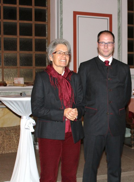 Foto; Gabriella Bösze                                                                 Landesrätin Frau DRin Petra Bohuslav hielt die Laudatio mit Bürgermeister Martin Almstädter