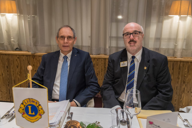 Dr. Hugo Haslwanter (Präsident des LC Olympiaregion Seefeld) und Dr. Gerald Bleckenwegner (Past-Governor des Österreichischen Lions Distrikts 114-West).
