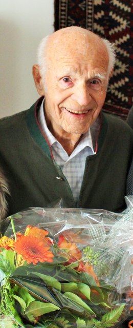 Der äußerst rüstige Jubilar Karl Fieghofer.