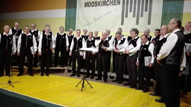 Der Männergesangverein Mooskirchen begeisterte mit seinen Gästen zweieinhalb Stunden die Zuhörer. | Foto: Wutte