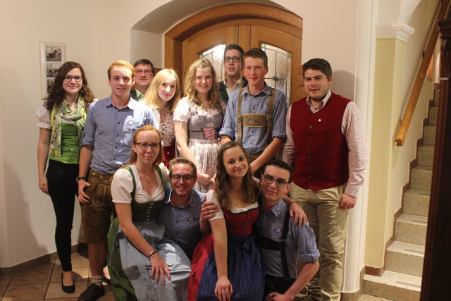 vorne v l: Maria Fischer(Leiterin), Sebastian Karlinger (Obmann), Anna Schiefer (Leiterin Stv.), Patrik Stöhr(Obmann Stv.)
hinten v l: Marie Stattler (Landesbeirat der LJ NÖ), Michael Fischer (Kassier), Herbert Schmoll(Ortsbauerenratsobmann) , Martina Stattler (Schriftführerin Stv.), Verena Wurzenberger(Schriftführerin), Patrick Kummer(Bezirksleiter Stv.), Stefan Wurzenberger( Kassier Stv) und Reinhard Gutsjahr(Bezirksleiter)