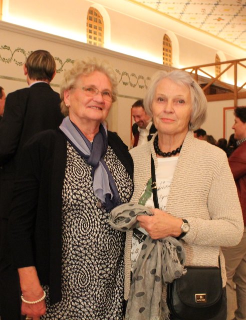 Foto: Gabriella Bösze                                                                v.l. die stolze Mama Hermine Humer mit Edeltraud Alba, langjährige Sekretärin Mag. Humer's