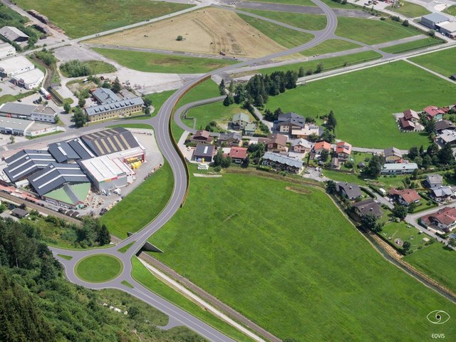 Eine Visualisierung: Hinter dem Baumarkt Ebster wird die neue Straße mittels Kreisverkehr (zwischen der großen Kreuzung und dem Kreisverkehr Limberg) an die Bundesstraße Richtung Oberpinzgau angebunden.