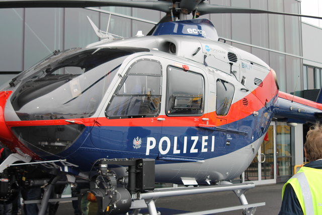 Ein Polizeihubschrauber kreiste am Allerheiligentag auch über Bärnbach. | Foto: meinbezirk/Schiemer