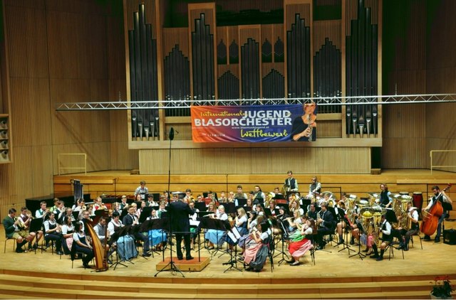 Das Jugendblasorchester der Musikschule Wies bei seinem Auftritt im Linzer Brucknerhaus. | Foto: KK