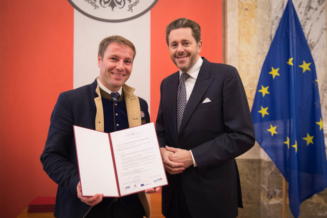 Verleihung der Staatlichen Auszeichnungen an Unternehmern dem. §68 GewO und an Lehrbetriebe gem. § 30aBAG sowie Überreichung einer Urkunde an Unternehmen für besonderes Engagement und hohe Qualität in der Mobilität ihrer Lehrlinge durch HBM DR. Mahrer