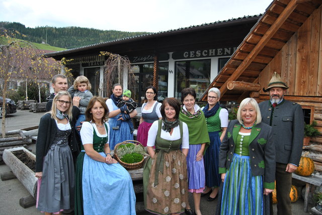 Stolz und unendlich dankbar: "Ohne unser Team wären wir nicht so erfolgreich!" Da sind sich Andrea und Peter Ziegler (rechts) einig.