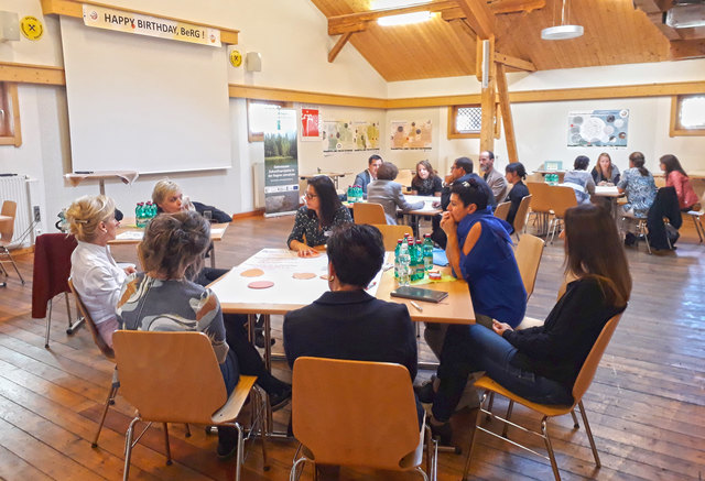 Gesprächsrunden bei der Vernetzungskonferenz.