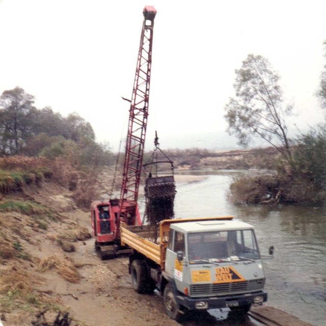 Seinerzeit: Schotterabbau an und in der Raab. | Foto: Niederer
