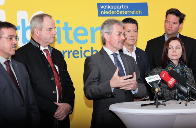 Karl Wilfing bei der Pressekonferenz