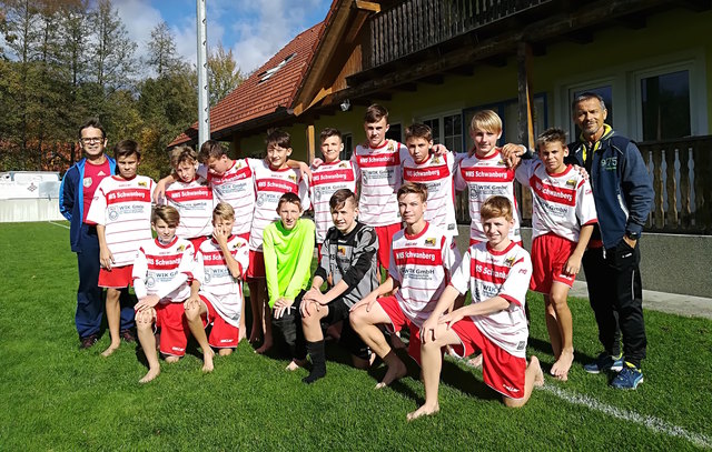 Die Schwanberger U15 stieg mehr als souverän in die zweite Runde der Schülerliga auf. | Foto: KK