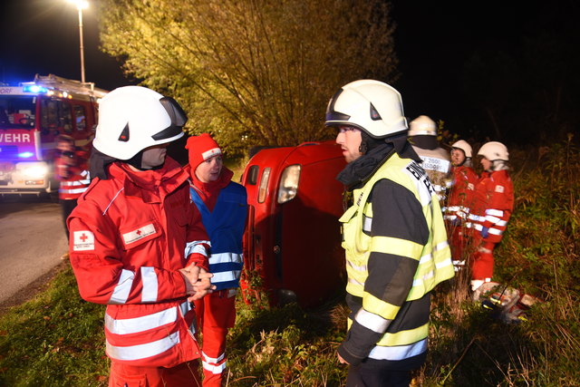 Besprechung mit dem Roten Kreuz