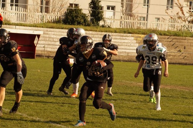 Auch Henrik Lechner konnte die gegnerische Defense immer wieder hinter sich lassen.