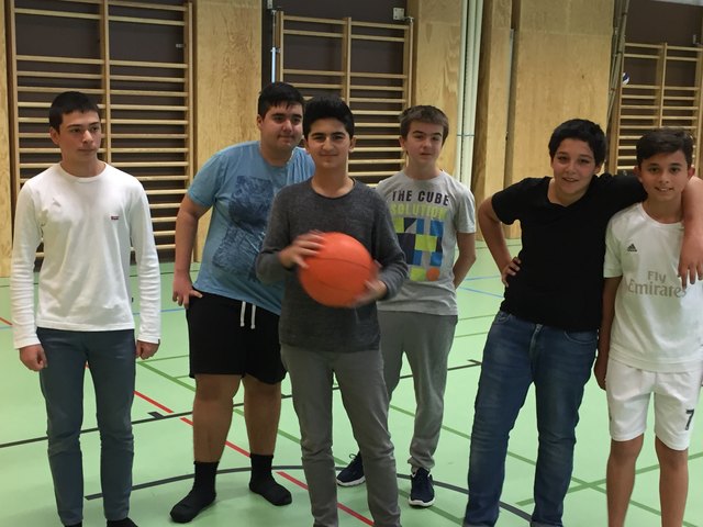 Die Schüler sind mit ihrem neuen Turnsaal sehr zufrieden.