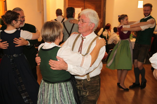 Im Saal wurde kein Besucher ohne Tracht gesichtet