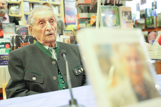 Lesung von Marco Feingold in Rupertusbuchhandlung im Rahmen der Buchwoche SalzburgFoto: Franz Neumayr     4.11.2017