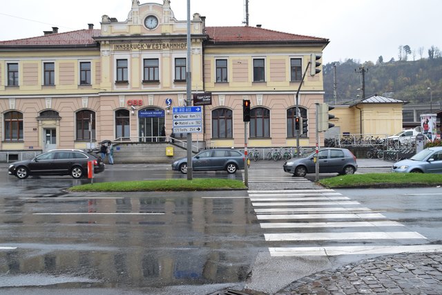 Täglich überqueren etliche Pendler und Anrainer den Südring an dieser Stelle, um in die Stadt zu kommen.