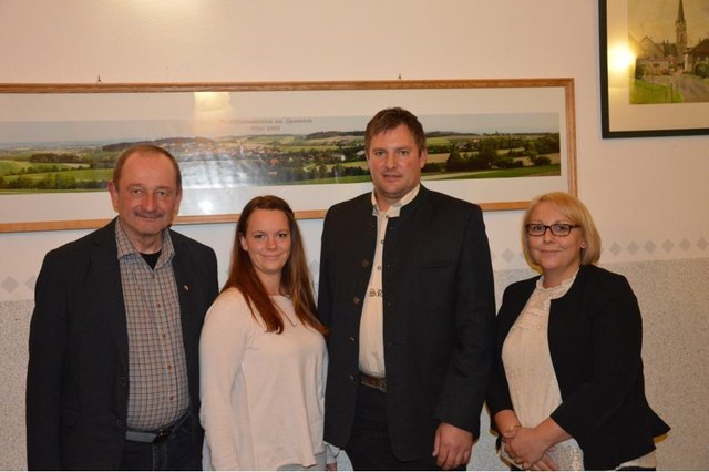 LAbg. Bahn, Carmen Scherfler, Obmann Reifetshamnmer, Vzbgm. Corina Gruber. | Foto: Weinzinger