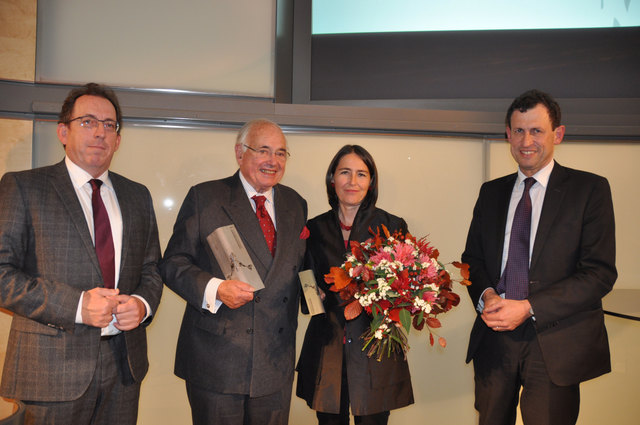 Alexandra Föderl-Schmid mit Heinrich Neisser und den beiden Festrednern Andreas Koller, l. und Christoph Grabenwarter, r. | Foto: Brigitte Van-Wagner