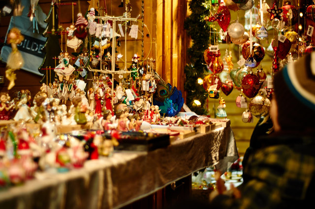 Das Christbaumdorf lockt mit vielen Angeboten. | Foto: zVg