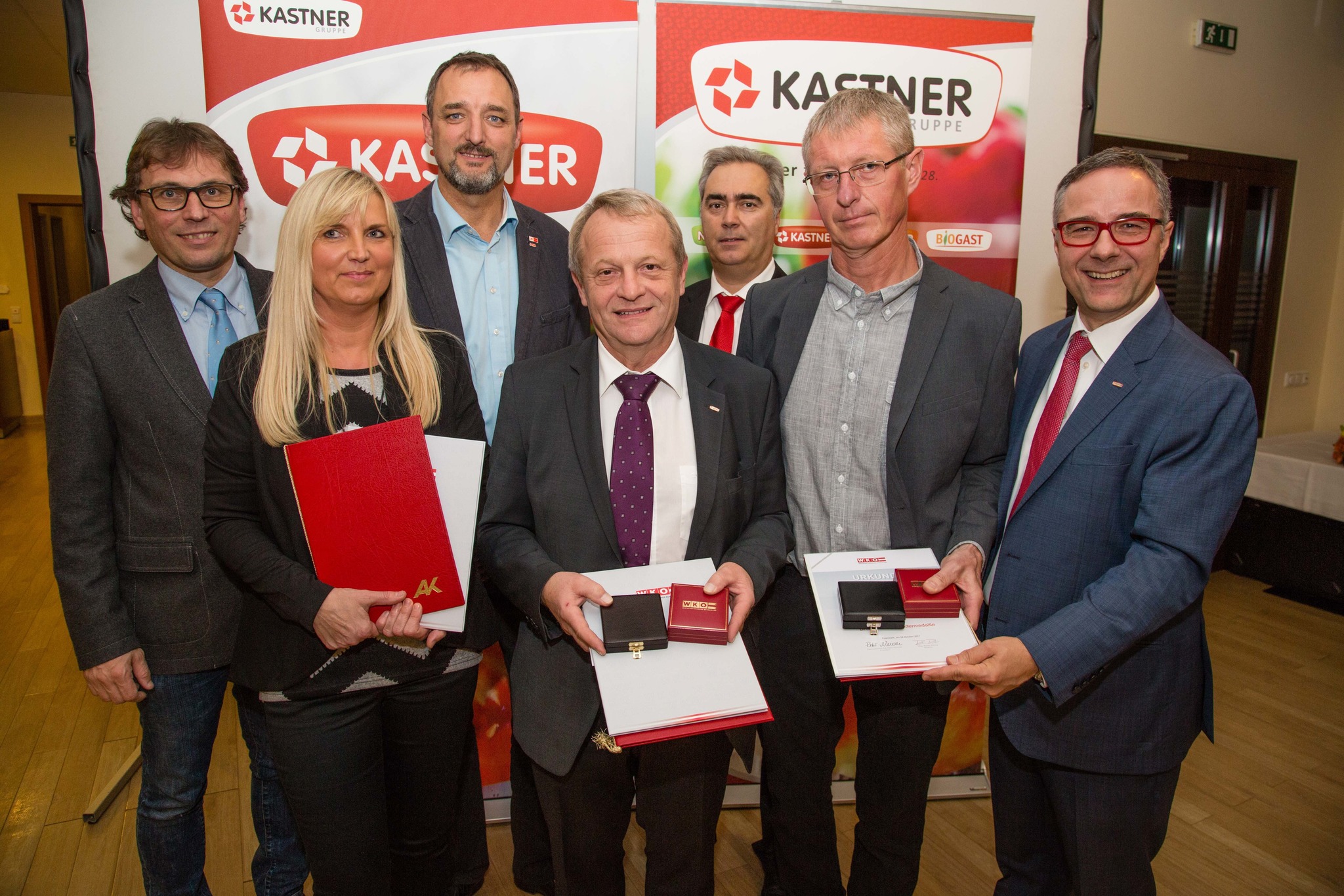 AK-Präsident ehrt langjährige MitarbeiterInnen bei Kastner - Mattersburg