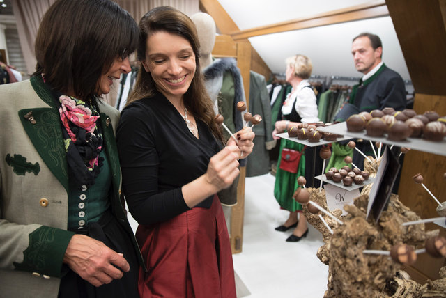Pralinenprinzessin Eveline Wild war mit ihren süßen Kreationen höchstpersönlich vor Ort. | Foto: Bernhard Bergmann