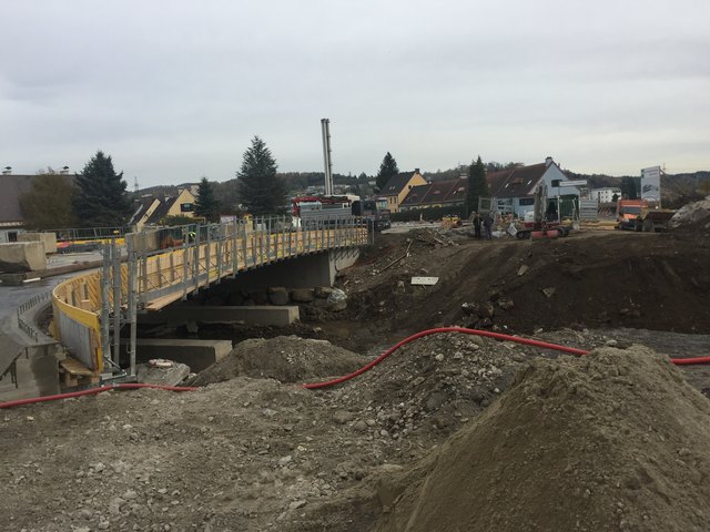 Mit Glück wird diese Baustelle heuer noch fertig, sonst wird erst im nächsten Jahr asphaltiert.