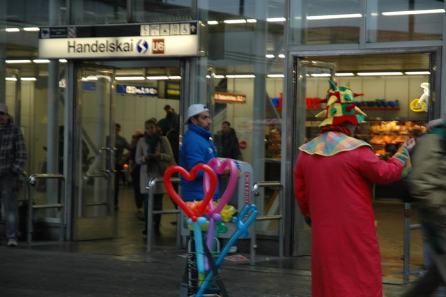 Die Situation rund um die Stationen hat sich deutlich entspannt - nur die übervollen Waggons nerven manchmal.