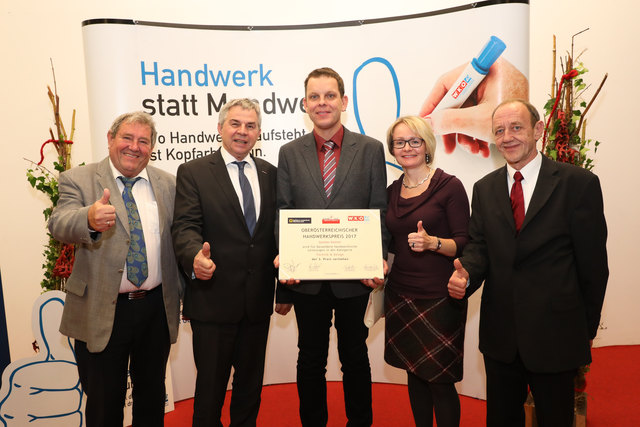 Günther Köstner (Mitte) bei der OÖ Gewerbe- und Handwerksgala am 8. November 2017 im Messezentrum Wels. | Foto: Rahmanvic Jasmina/cityfoto