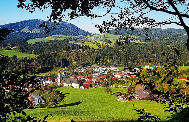 GROSS anschauen