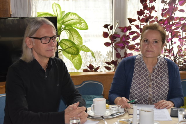 Die Grünen GR Richard Götz und Christine Mey: "Es ist traurig, dass man solche Schritte setzen muss."
