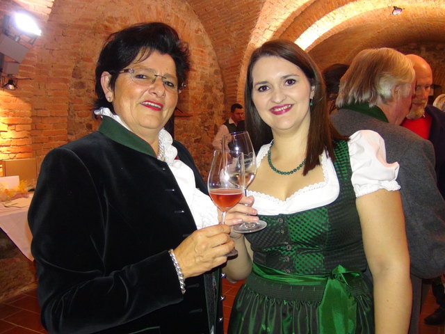 Kirtzeck-Bgm. Ursula Malli beim Fachsimpeln mit WOCHE Leibnitz Redakteurin Eva Heinrich. | Foto: Heribert Kindermann