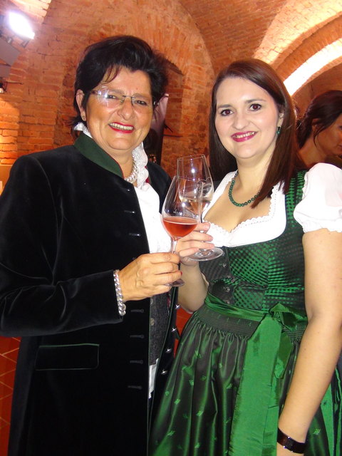 Ein Prosit auf das 2. Sausaler Martini-Weinfest! | Foto: Heribert Kindermann