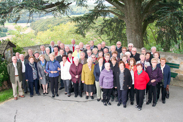 54 Schler der Geburtsjahrgnge 1935, 1936 und 1937 haben sich nach 6 Jahren wieder zu einem Treffen in Straden eingefunden. 71 ber 80jhrige treffen sich zum Klassentreffen - comunidadelectronica.com