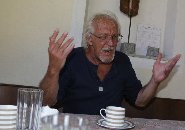 Otto Köhlmeier, der vor 25 Jahren mOSTwärts gründete, im Gespräch mit Julia Meier. (Foto: Siegfried Gallhofer)
