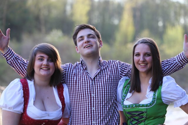 Heimat bist du großer Töchter