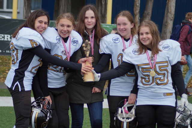 mit viel Frauenpower zum Titel die Ladies der Mödling Rangers U13 Malena Thomasser, Charlotte Novy,Leonie Dully, Anna Fabian, Irmgard Jarmer (von links)