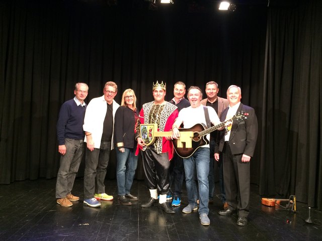 Faschingsauftakt im Gablitzer Theater 82er-Haus