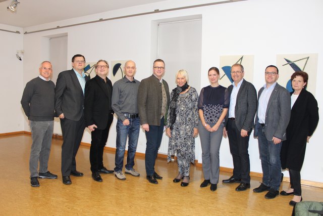 Künstlerin Herta Angerer mit vielen Ehrengästen im Kunsthaus Köflach | Foto: Lederer