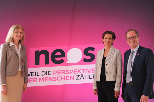 Indra Collini, Helmut Hofer-Berger und Edith Kollermann führen die Liste der NEOS Niederösterreich für die Landtagswahl am 28. Jänner 2018 an. | Foto: NEOS Niederösterreich