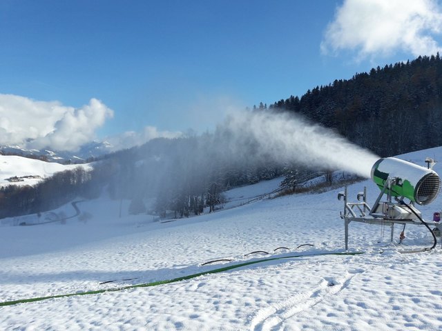 Letzte Woche gingen die Schneekanonen in Betrieb. | Foto: Zinkenlifte