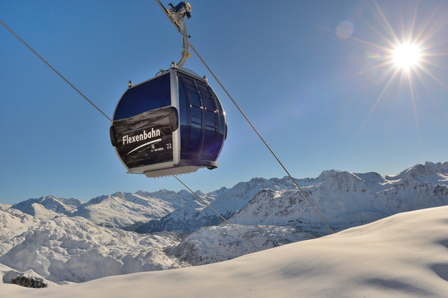 Die Flexenbahn verbindet seit 2016 die fünf Arlbergorte zum größten zusammenhängenden Skigebiet Österreichs. | Foto: TVB St. Anton am Arlberg / Josef Mallaun