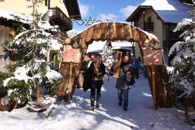 Bei den großen Adventmärkten im Lande findet man immer allerlei Ramsch. Nicht so in Russbach. | Foto: Heli Grünauer