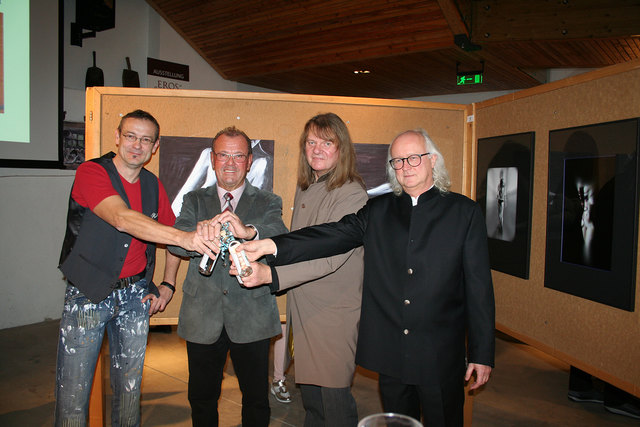 Dieter Poindl, Bgm. Karl Dobnigg, Manfred Mikysek und Johannes Hickelsberger (v.l.) – der vierte Künstler olfgang Peterl war leider erkrankt | Foto: © Werbe! Know How