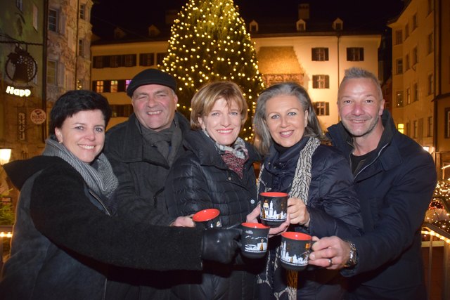 Innsbruck Tourism Direktorin Karin Seiler-Lall, TVB-Obmann Karl 	Gostner, Bürgermeisterin Christine Oppitz-Plörer, Landesrätin Patrizia Zoller-Frischauf und IAI-Geschäftsführer Robert Neuner