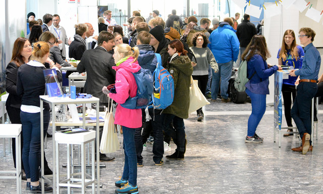 Das Berufsinformations- und Recruiting-Event des Career-Service der Universität Innsbruck brachte Studierende und Unternehmen zusammen.