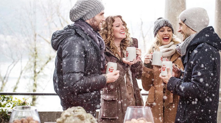 Stimmen Sie sich in bieriger Atmosphäre auf die Weihnachtszeit ein! Erleben Sie beim Stiegl-Bieradvent Bier auf seiner weihnachtlichsten Stufe.