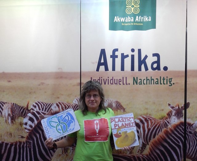 Akwaba Afrika mit Plastic Planet facebook Austria ,Plastic pollution coalition und www.endecocide.org