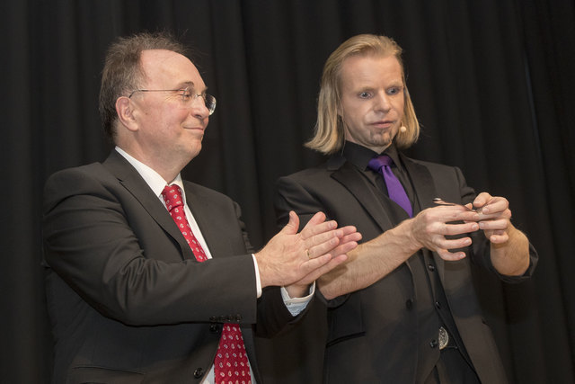 Leoben, Oesterreich,18.11.2017,Chronik. Bild zeigt ein Feature von der Straussgala 2017. 