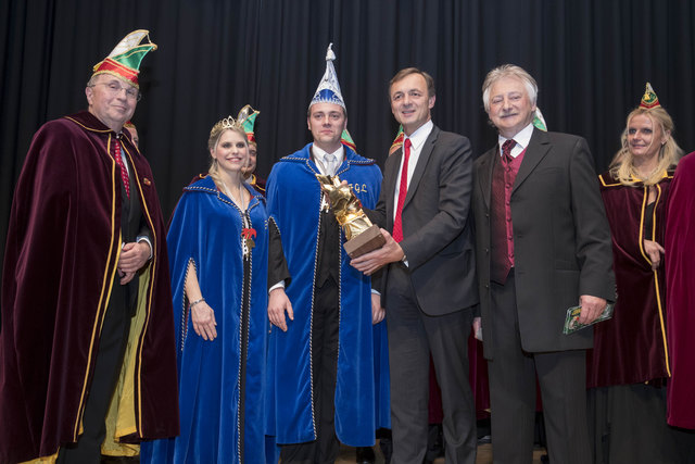 Leoben, Oesterreich,18.11.2017,Chronik. Bild zeigt ein Feature von der Straussgala 2017. 